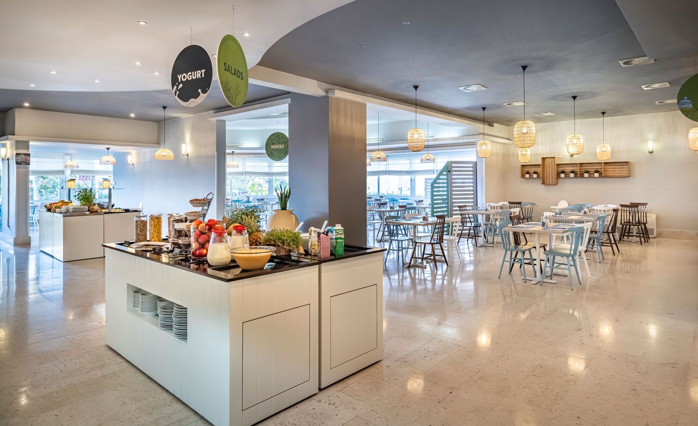 Sunny-Rabac-by-Valamar-Restaurant-24