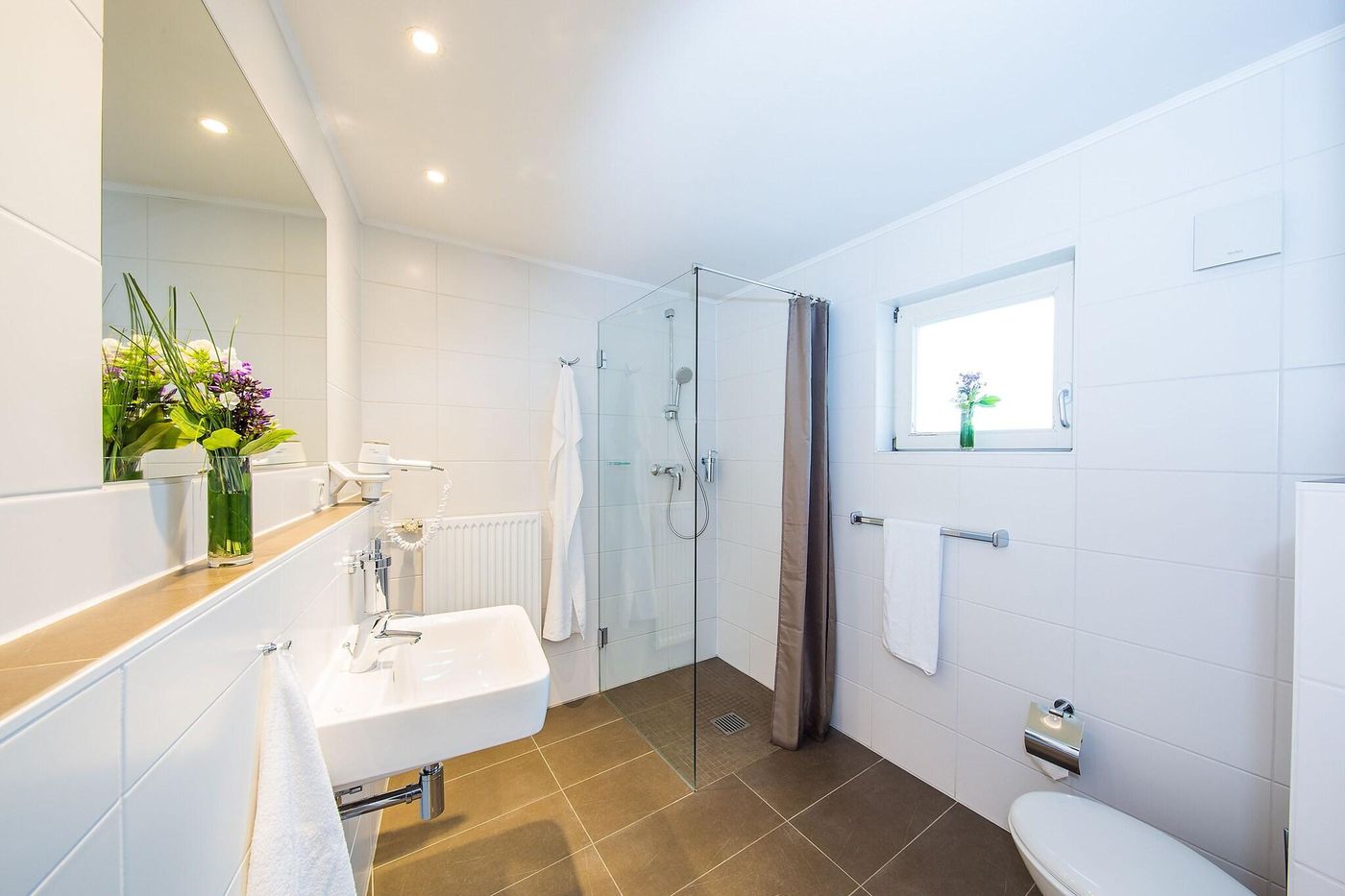 Lindemann-Hotel-Fjord-Room-29