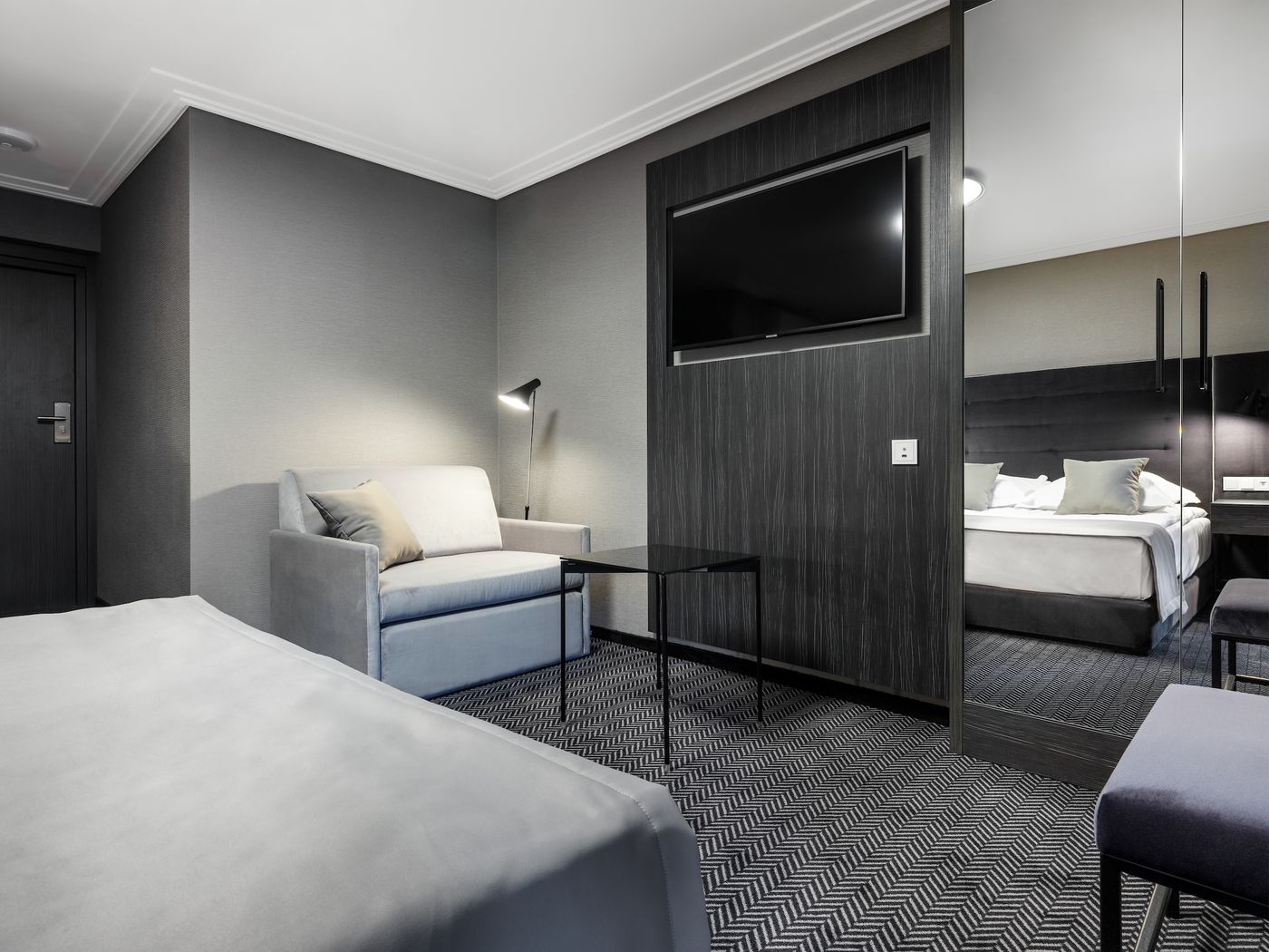 Logos-Hotel-Room-26