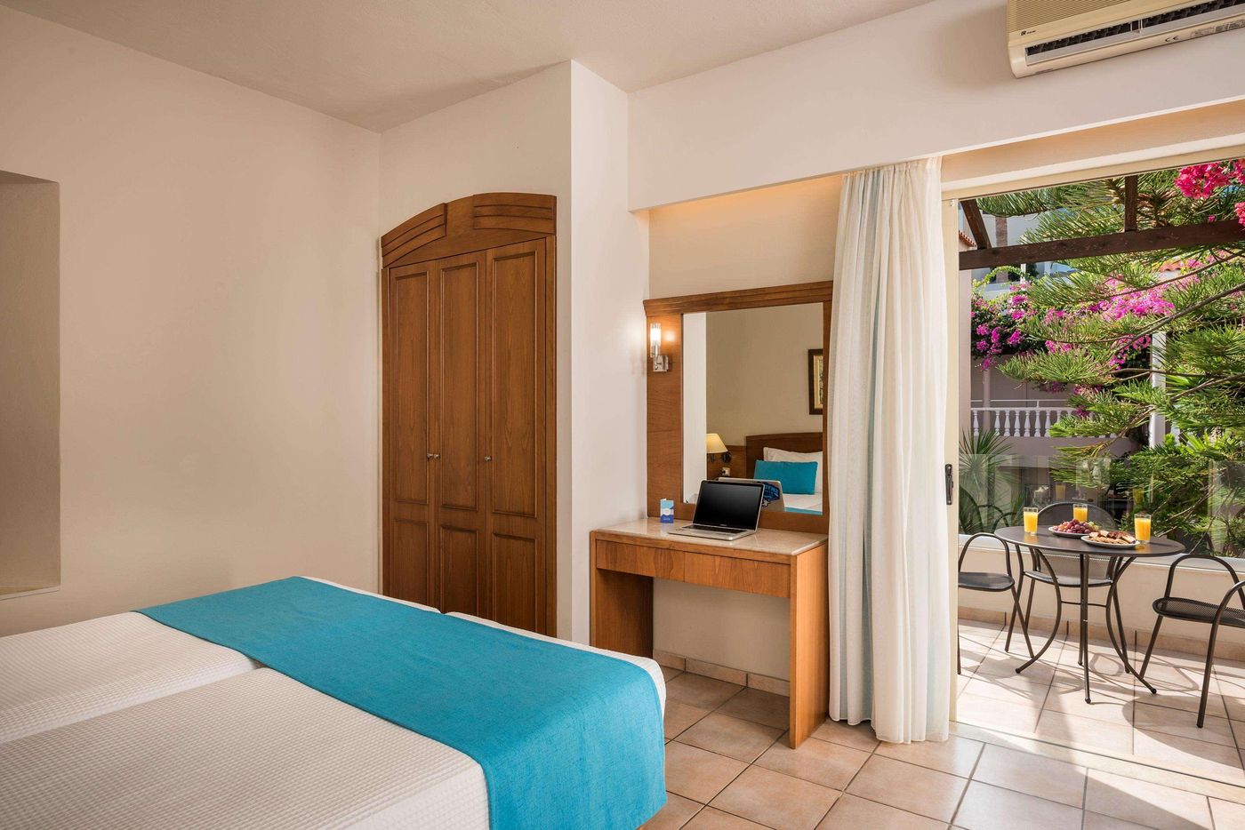 Elotis-Suites-Room-30