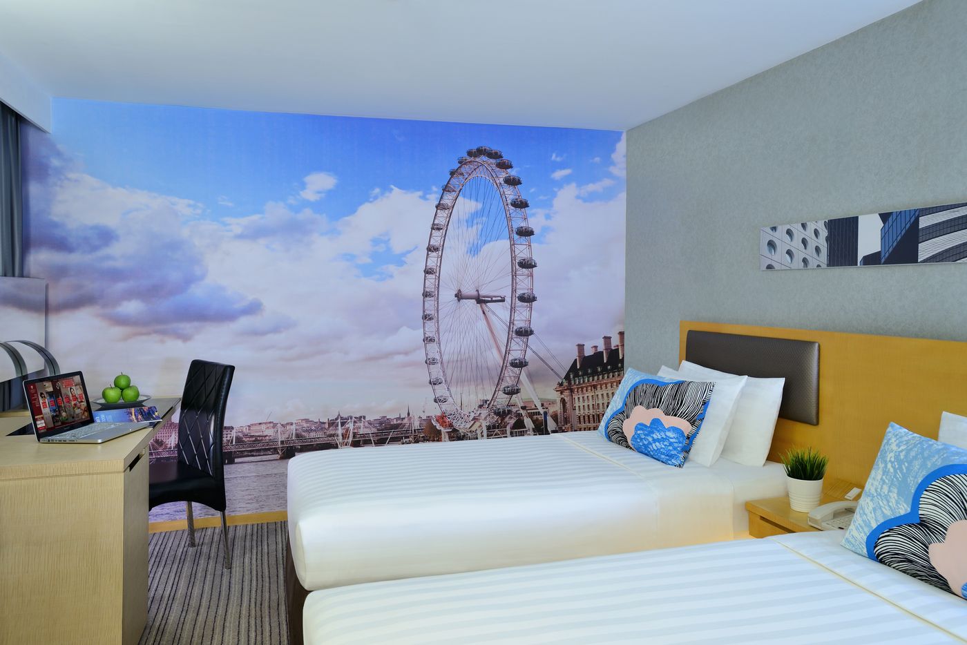 Kew-Green-Hotel-Wanchai-Hong-Kong-Room-15