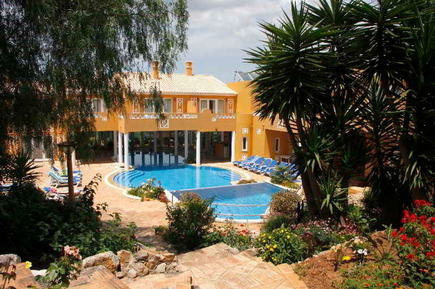 Montinho-de-Ouro-Pool-3