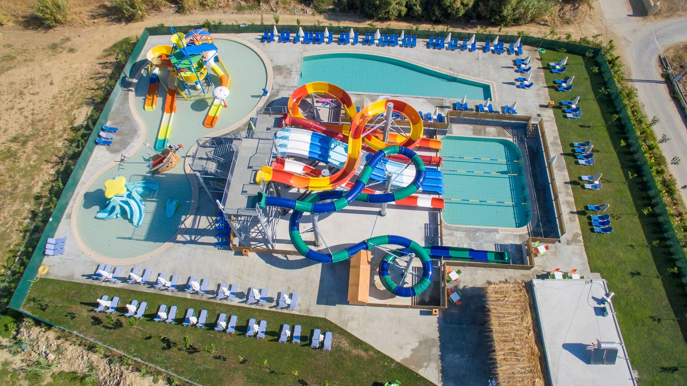 Selini-Suites-Sports-and-Entertainment-19