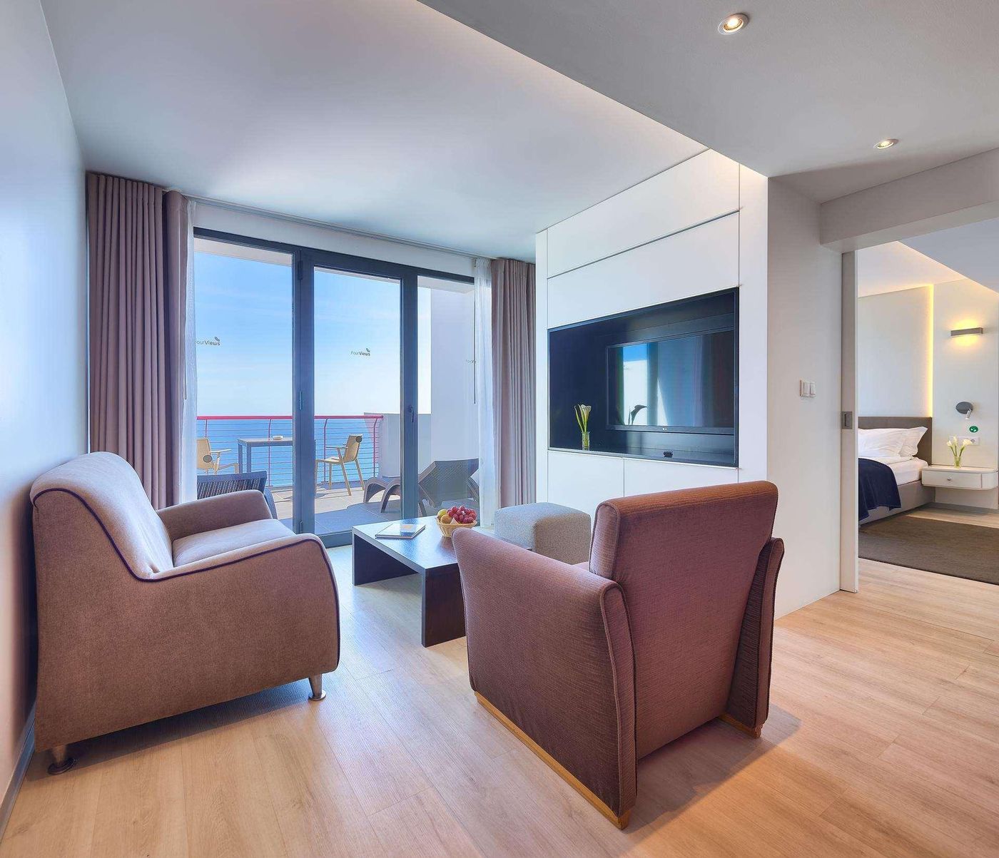 The-Views-Monumental-Room-23