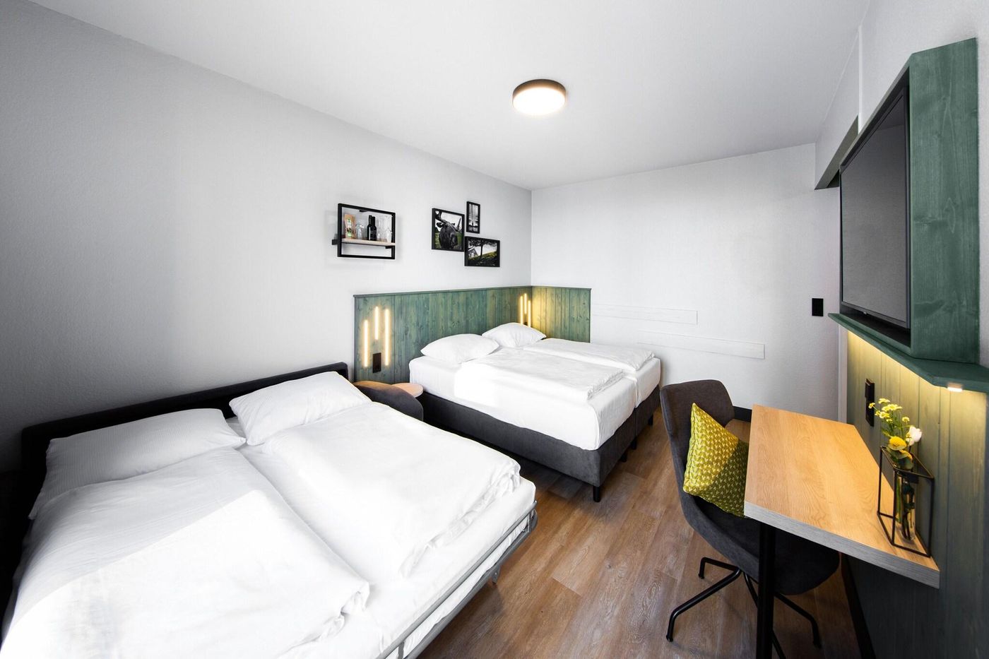 Lindemann-Hotel-Fjord-Room-18