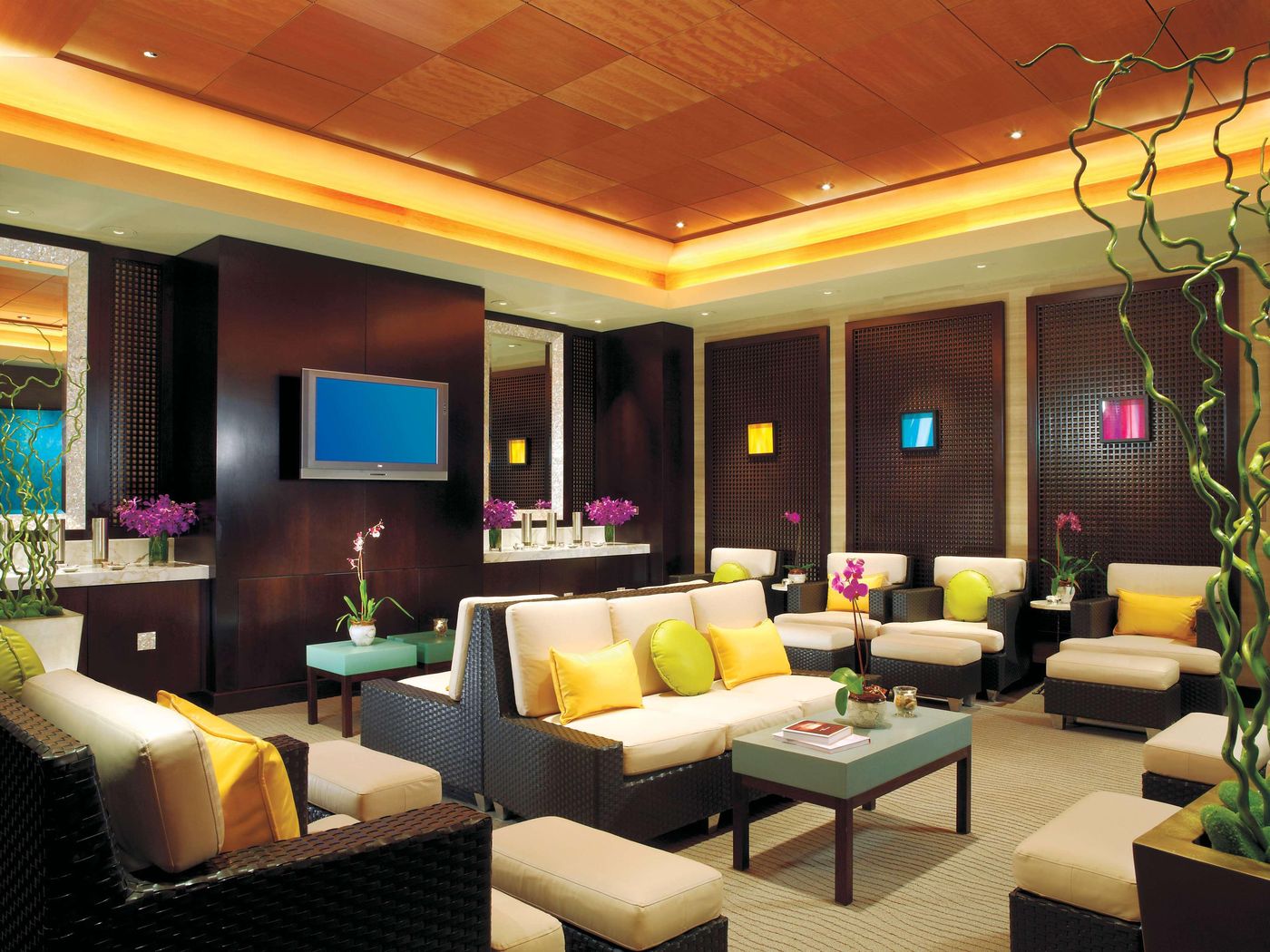 Caesars-Palace-Pool-13