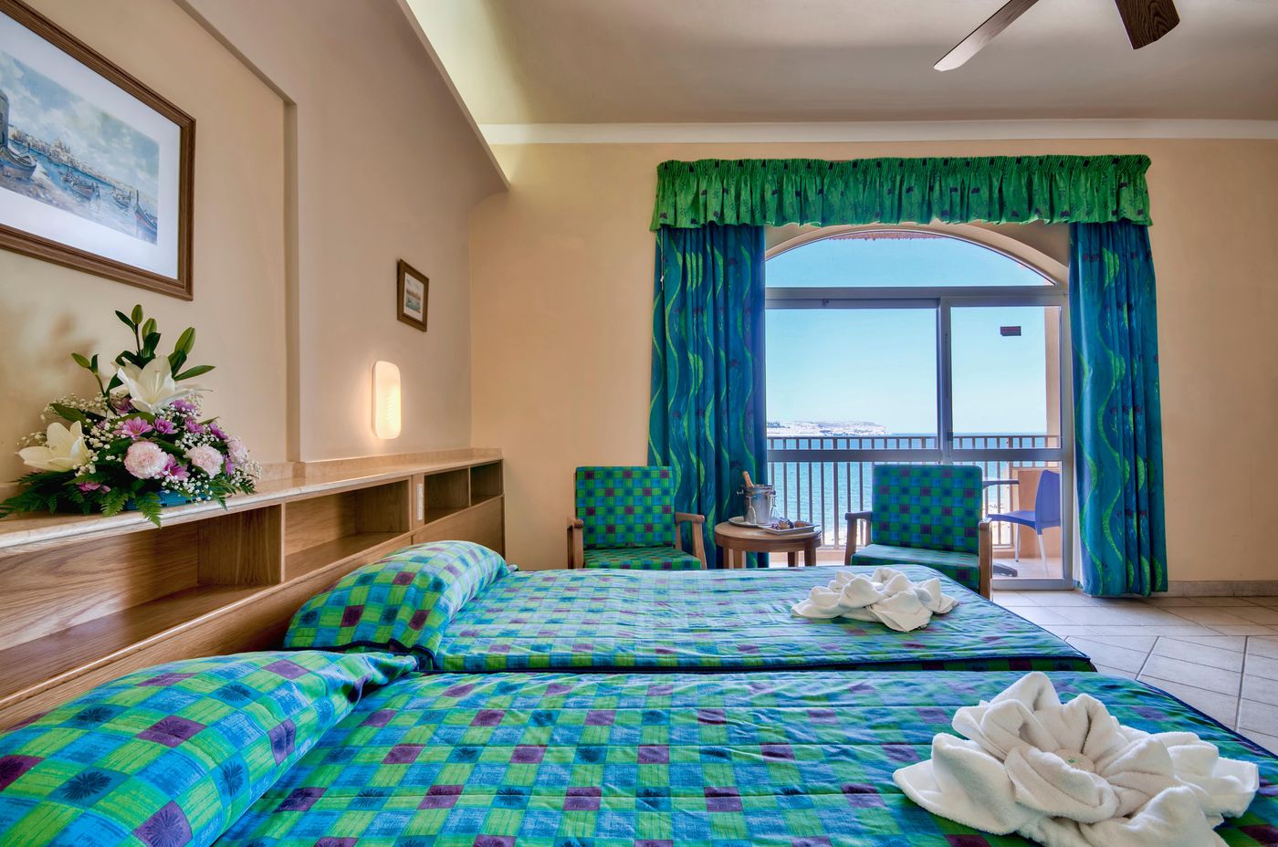 Paradise-Bay-Resort-Hotel-Room-21