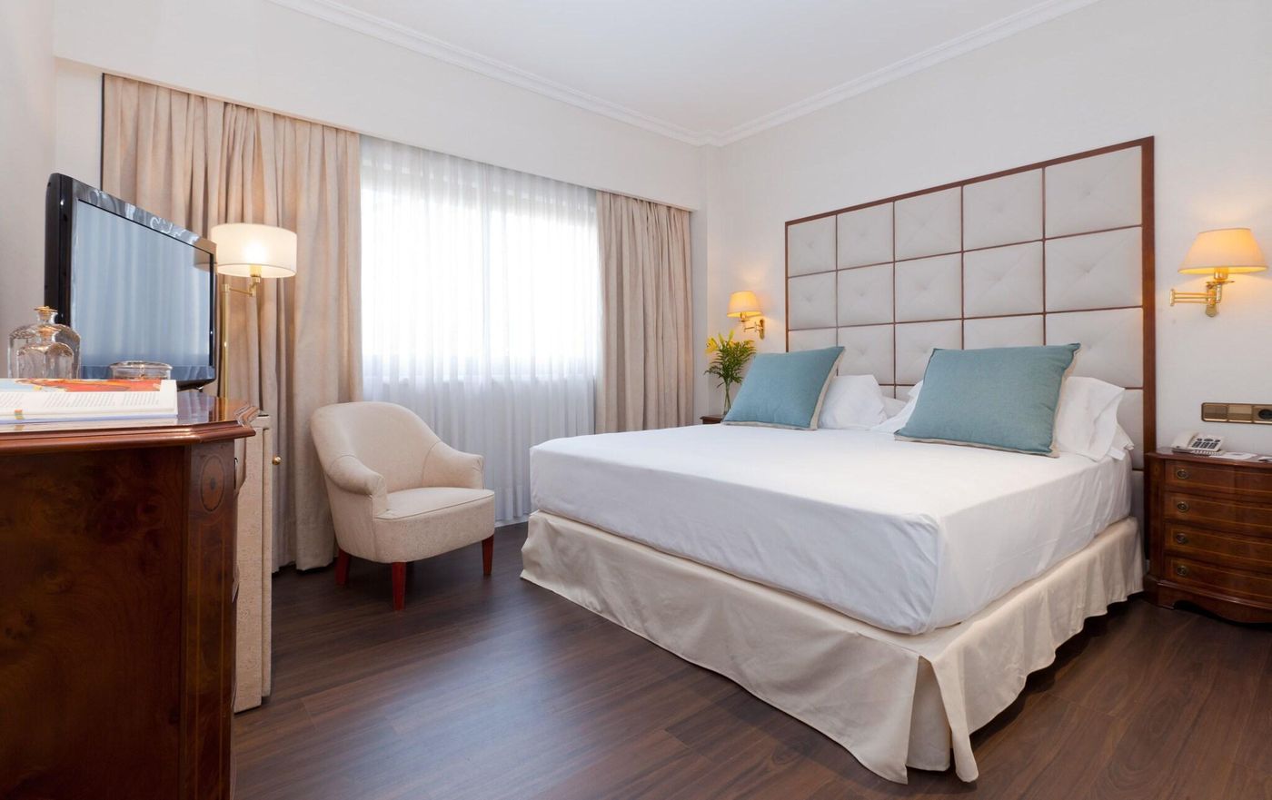 Santos-Praga-Room-18