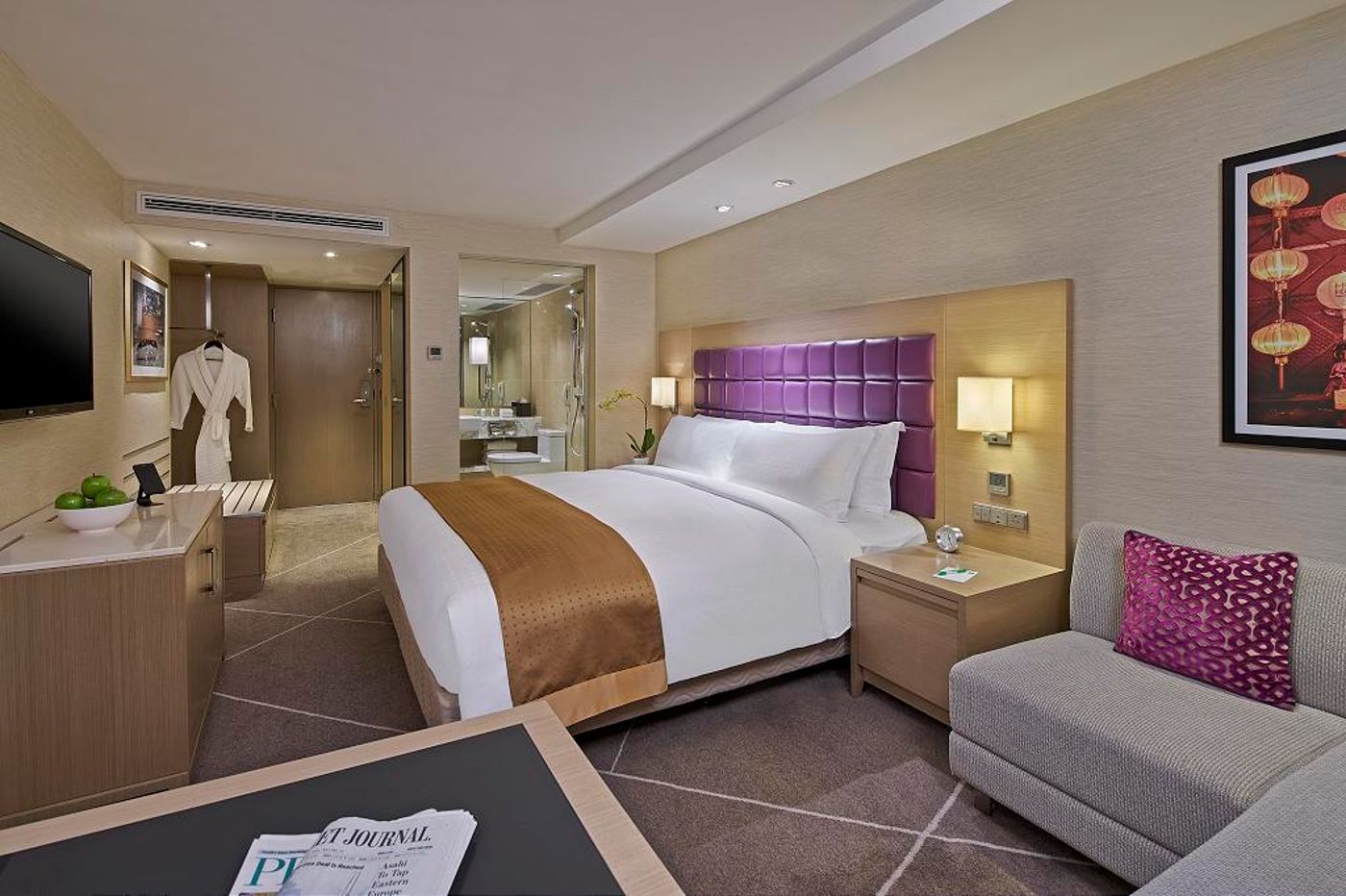 Holiday-Inn-Golden-Mile-Hong-Kong-Room-10