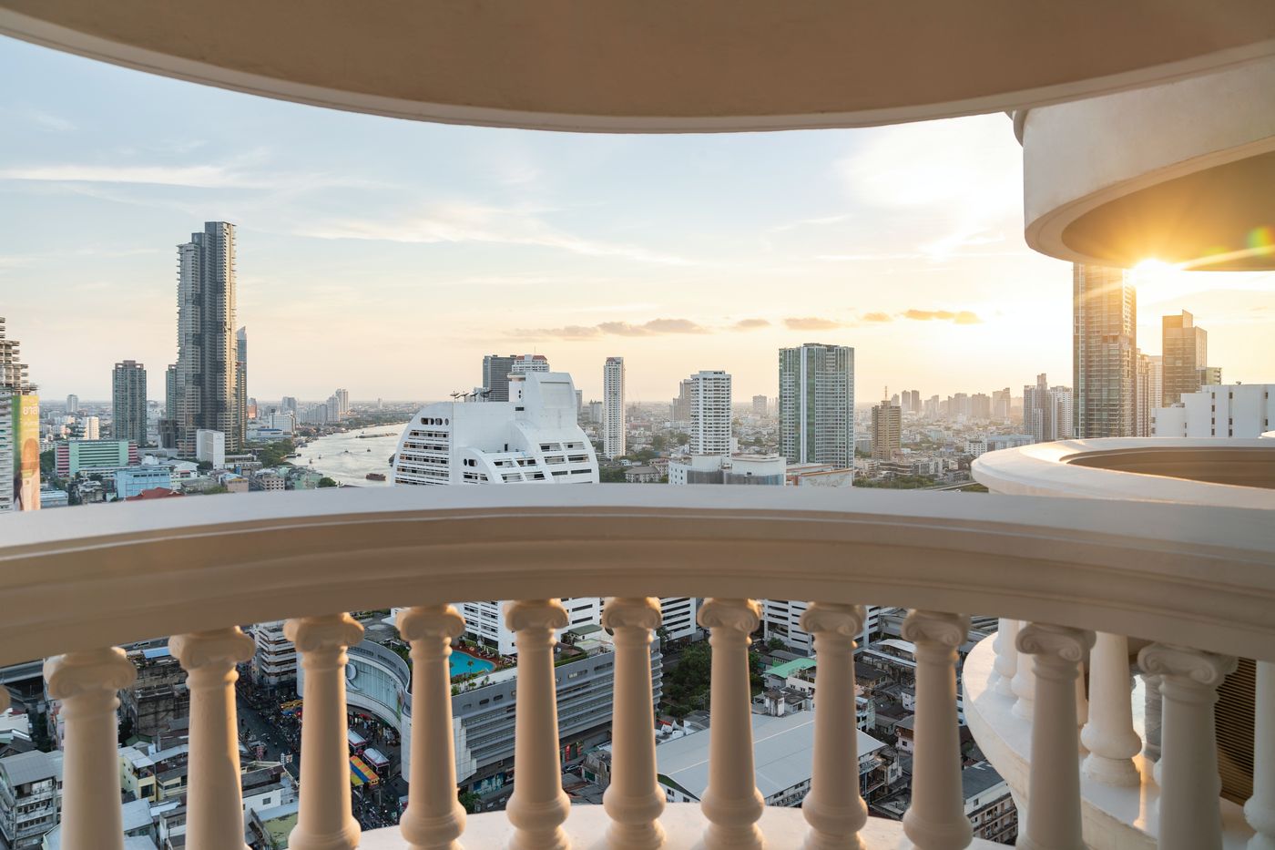Lebua-at-State-Tower-Room-2