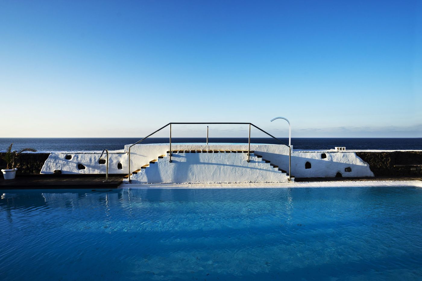 Hotel-Rural-Costa-Salada-Pool-2