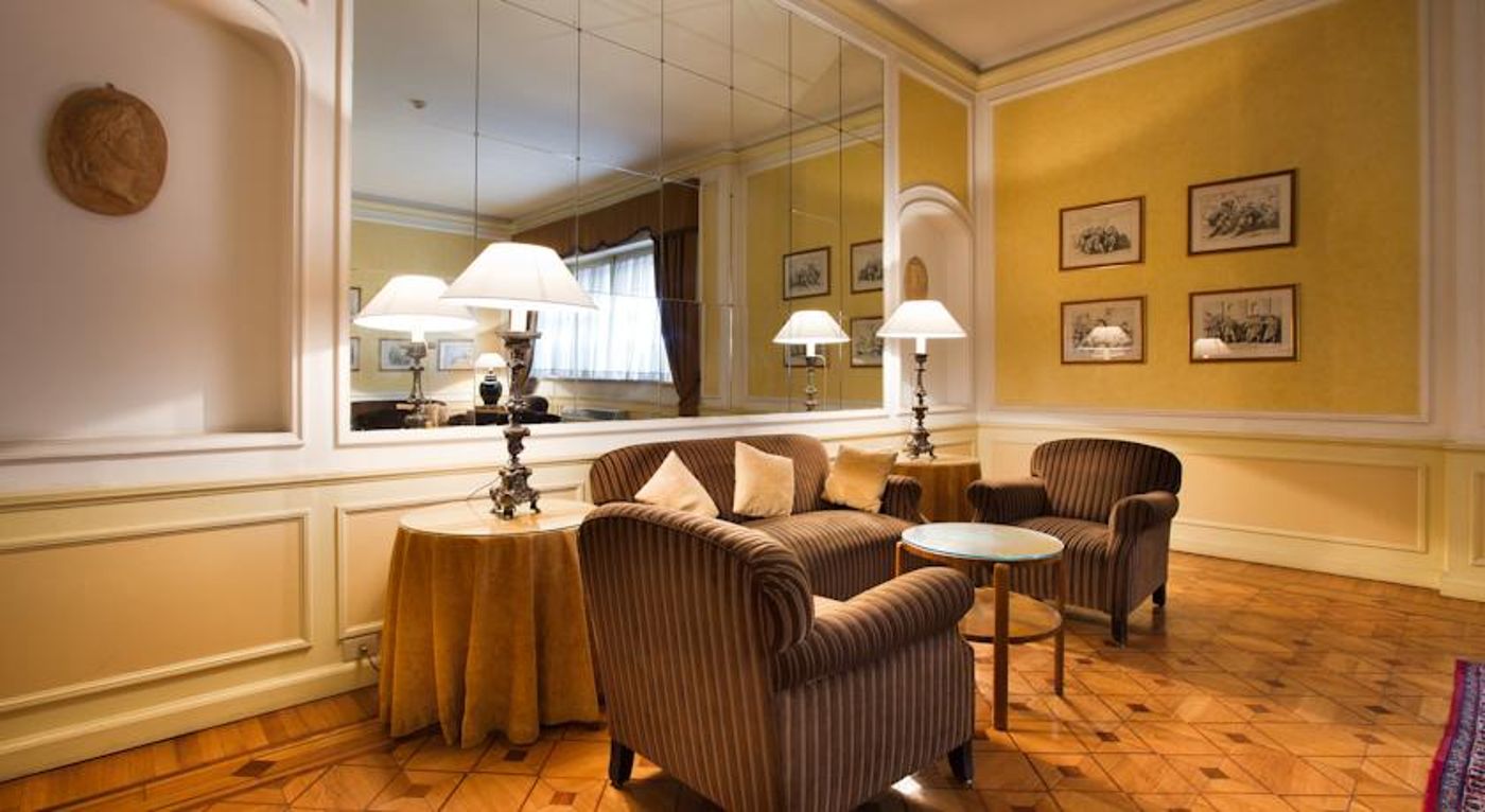 Bettoja-Hotel-Atlantico-Lobby-12