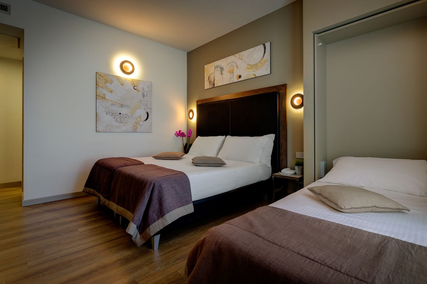 Al-Manthia-Hotel-Room-37