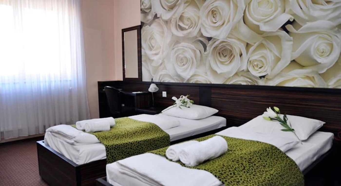 Green-Hotel-Budapest-General-view-9