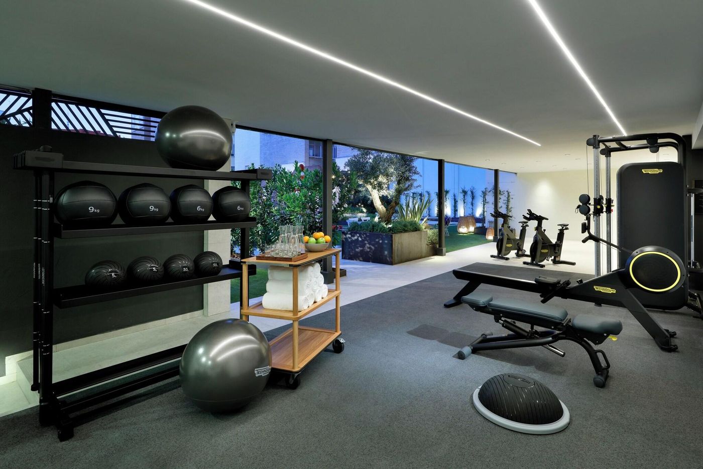 Hard-Rock-Hotel-Madrid-Sports-and-Entertainment-52