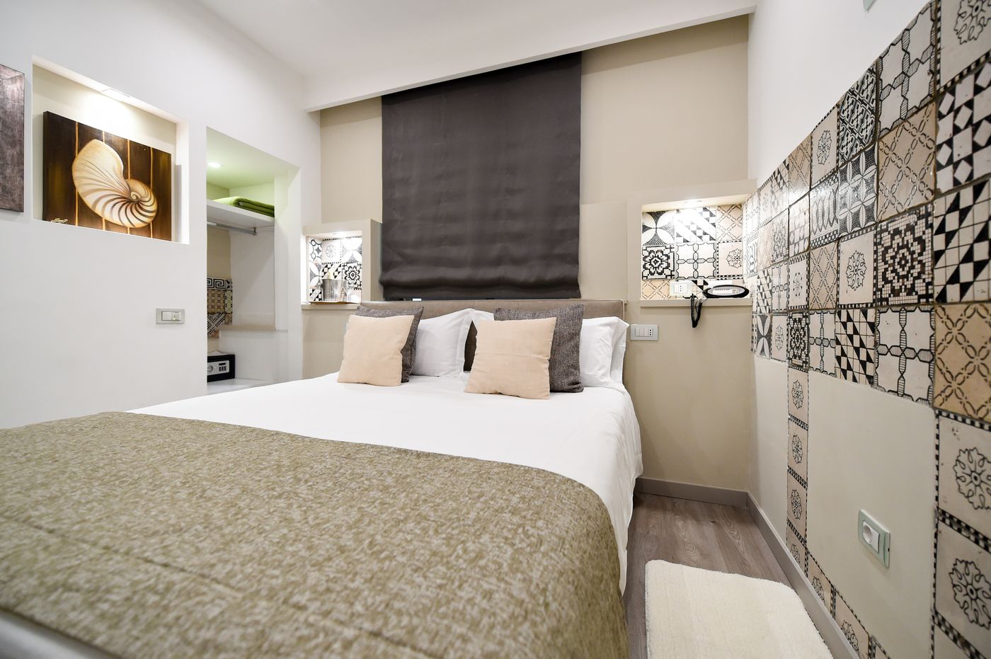 Sorrento-City-Room-37