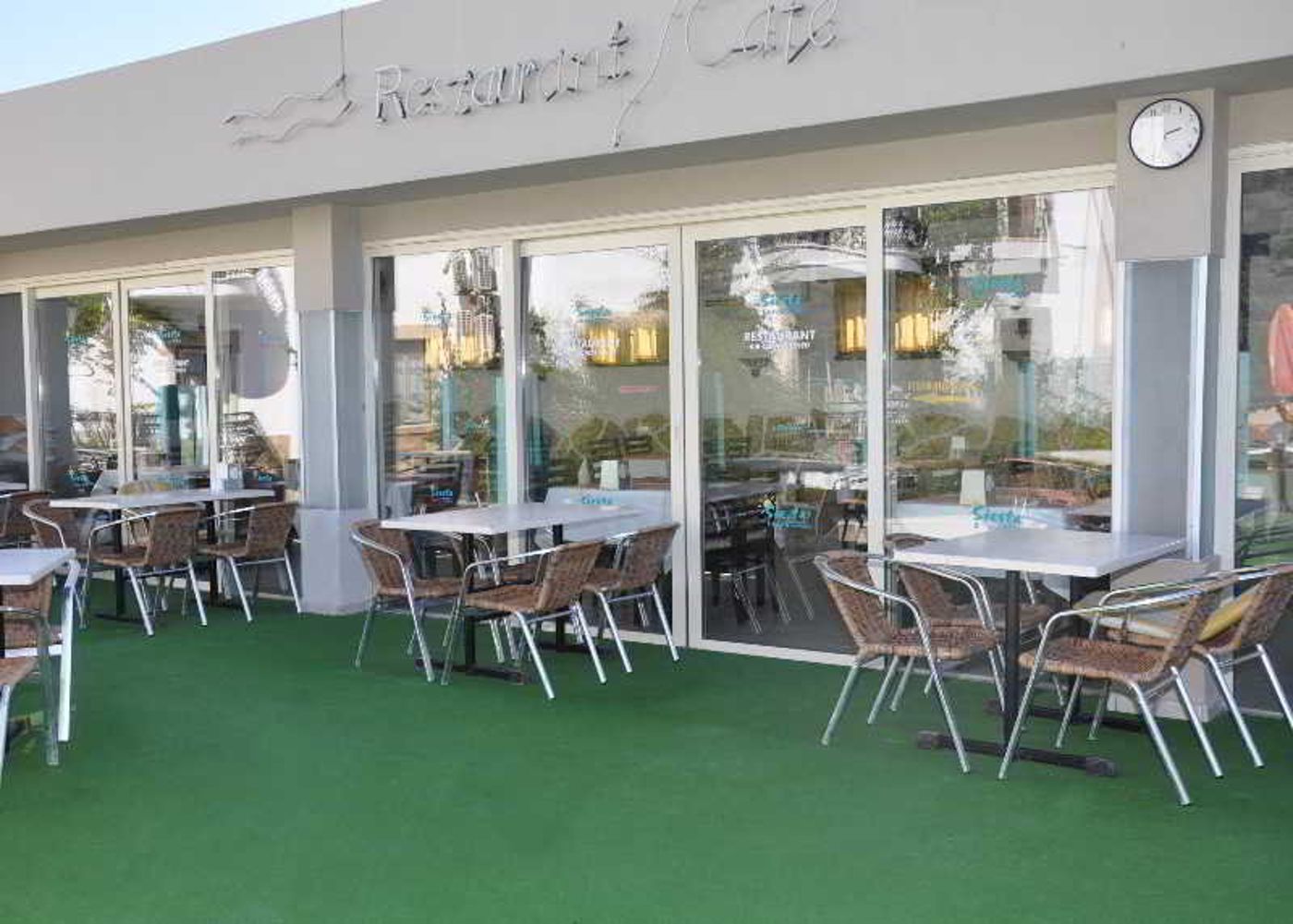 Siesta-Beach-Apart-Restaurant-9