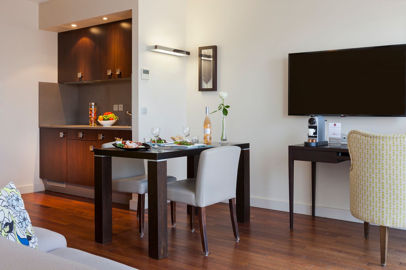 Neho-Suites-Cannes-Croisette-Room-29