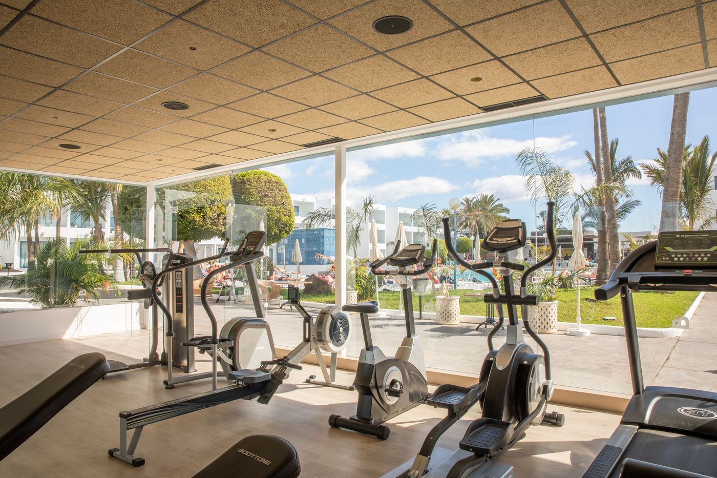 Oasis-Lanz-Beach-Mate-Sports-and-Entertainment-60