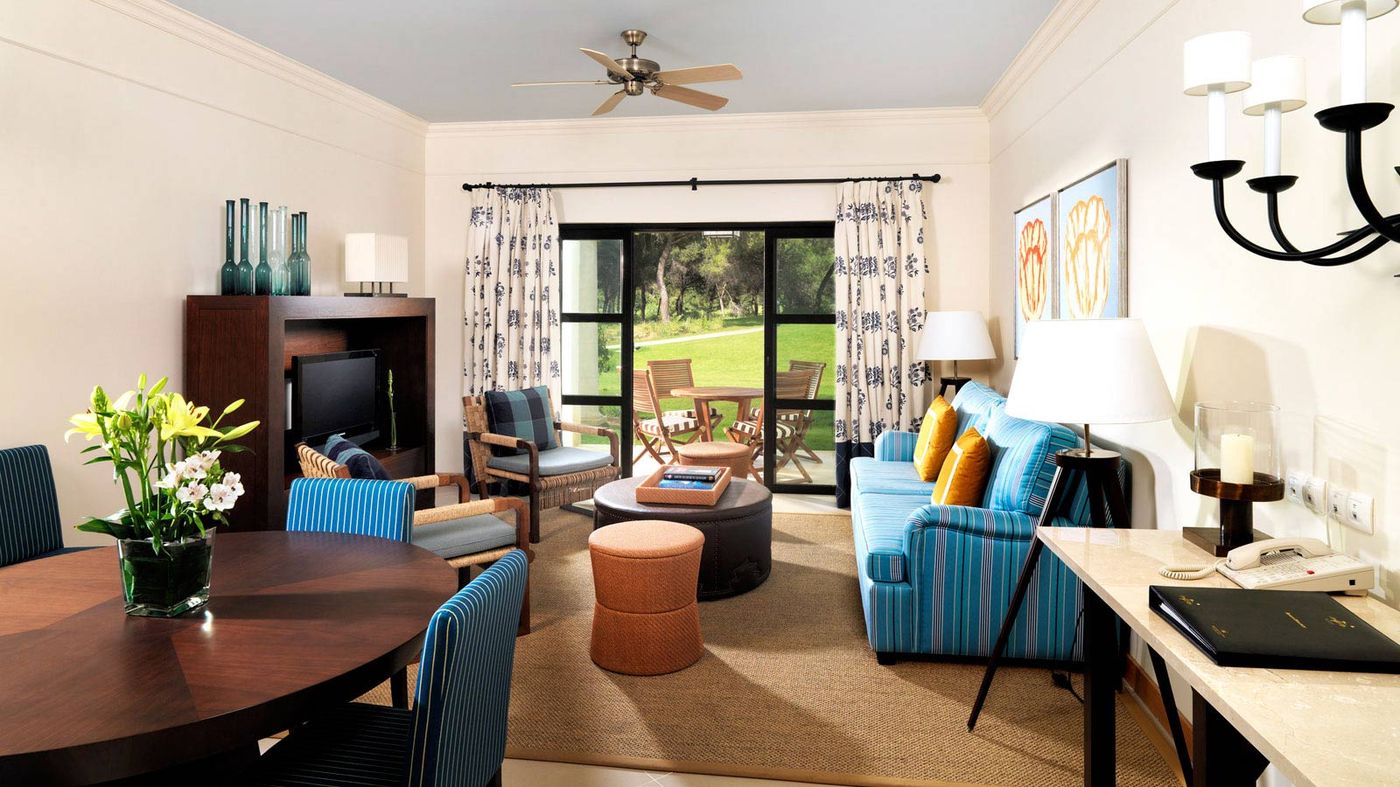 Pine Cliff Residence