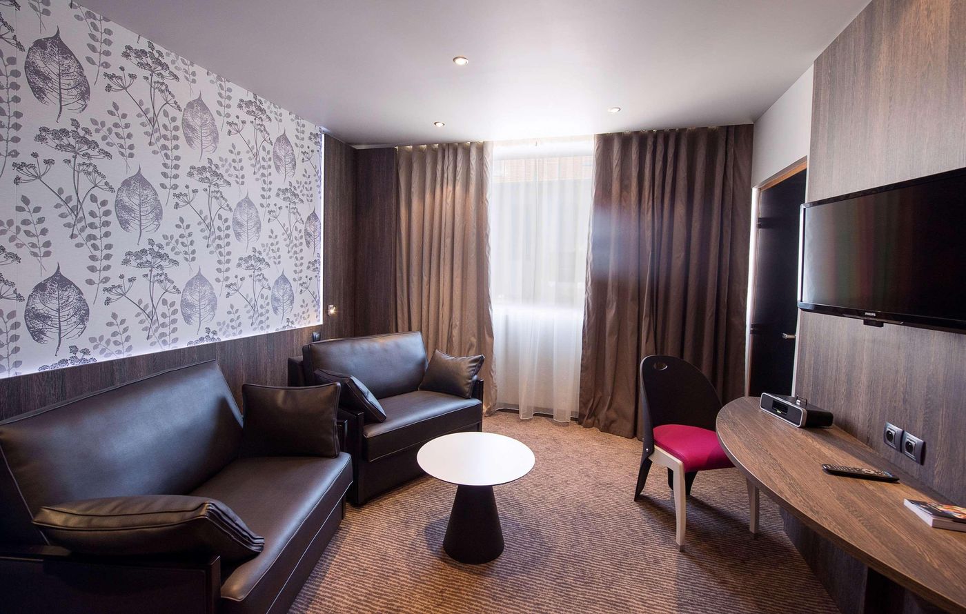 Best-Western-Premier-Patio-des-Artistes-Room-35