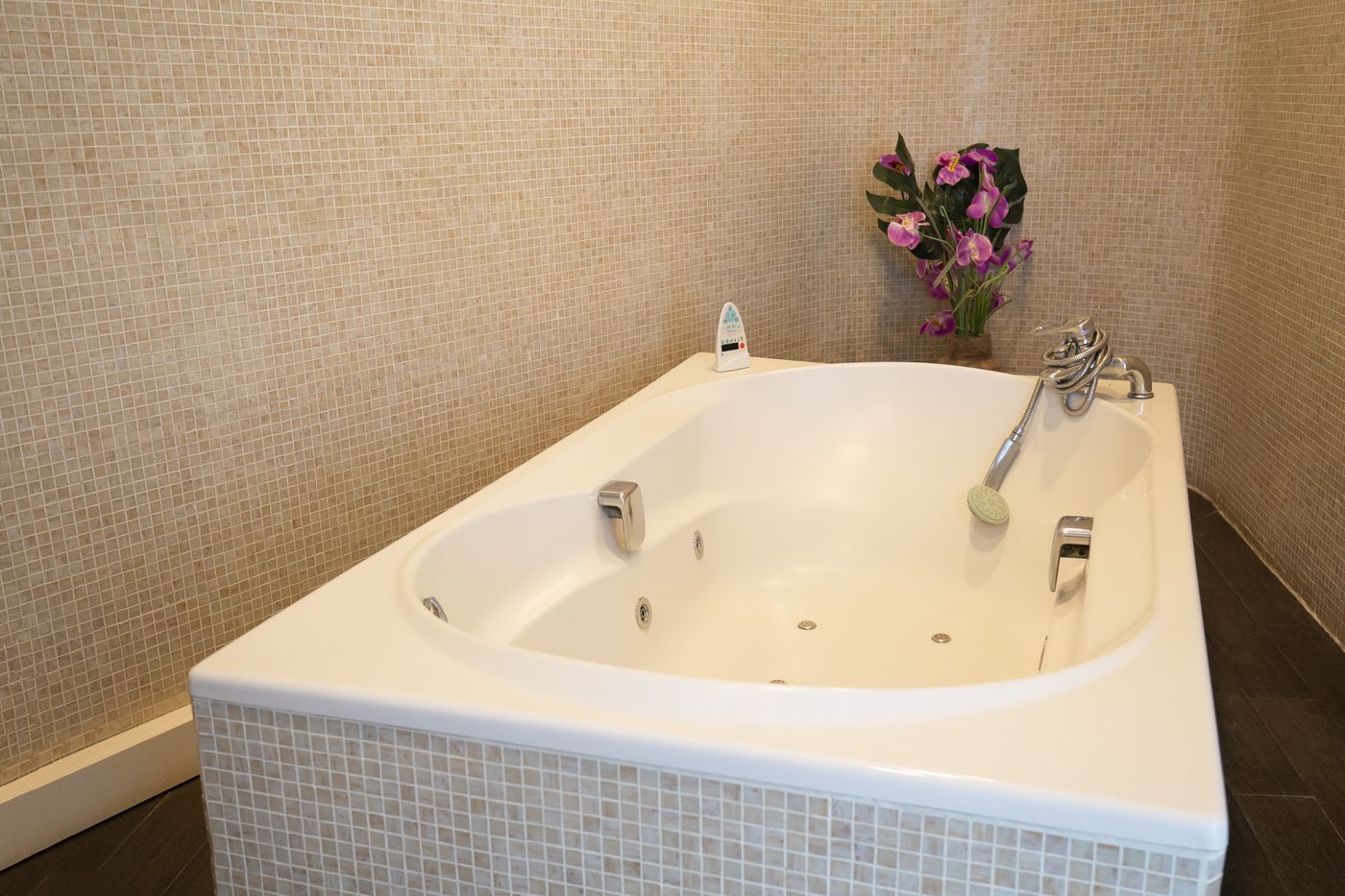 R2-Bahi-a-Design-Hotel---Spa-Wellness---Adult-Only-Sports-and-Entertainment-53