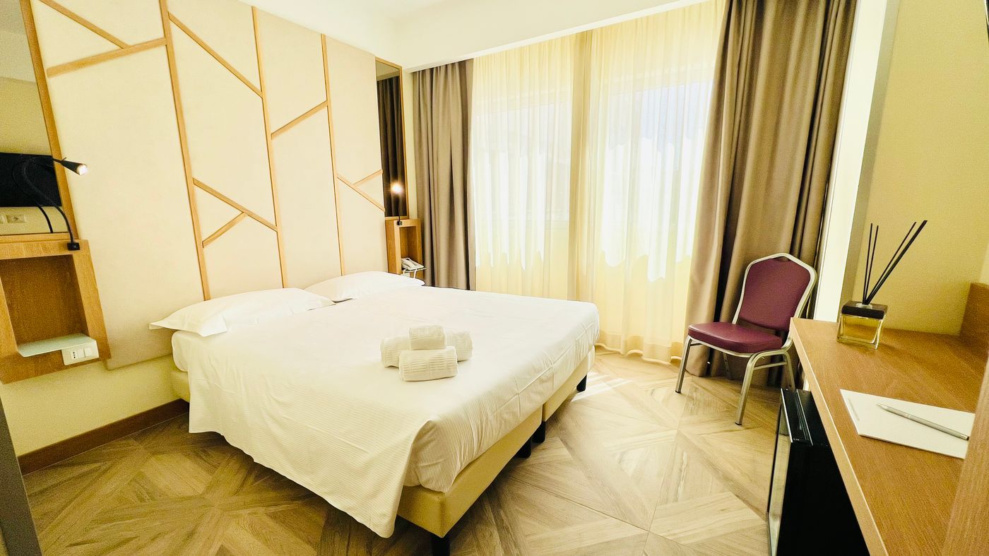 Catania-Sea-Palace-Hotel-Room-11