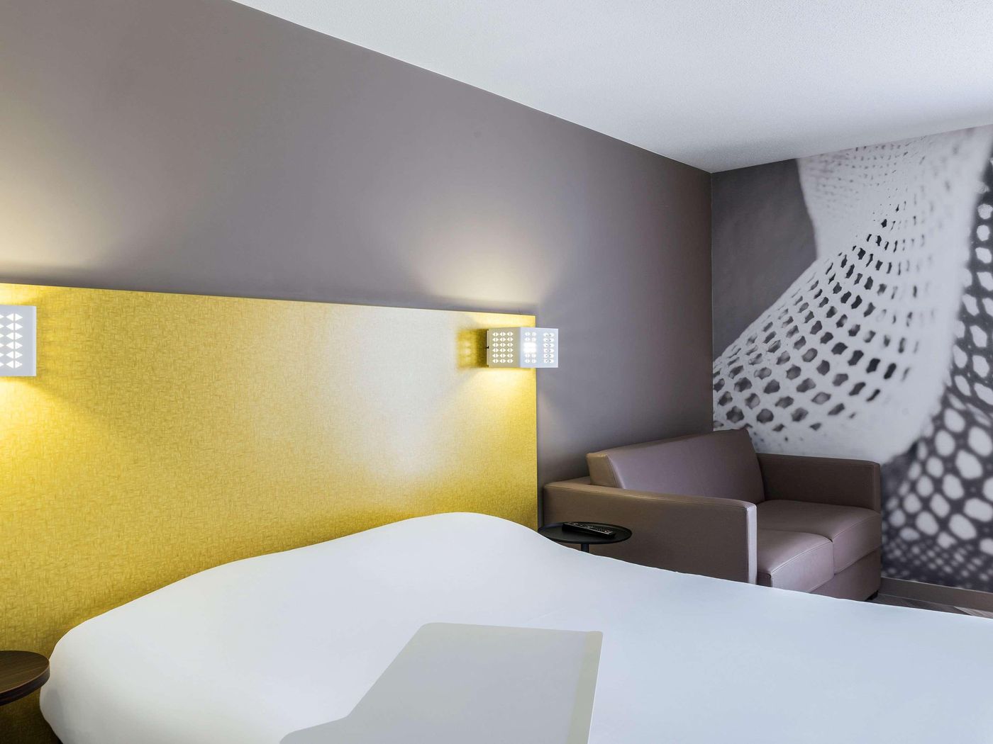 Ibis-Styles-Nice-Vieux-Port-Room-12