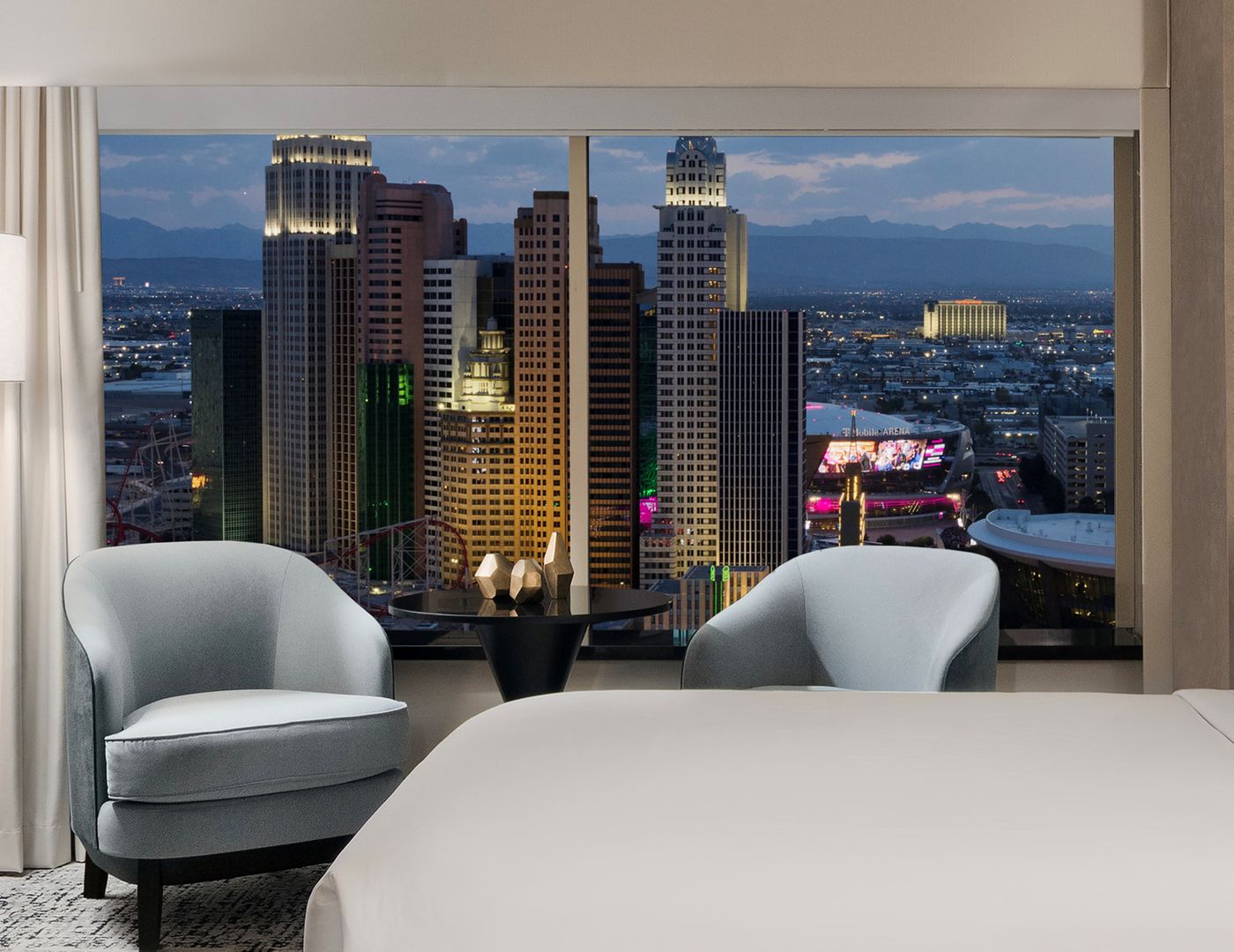 MGM-Grand-Hotel---Casino-Room-9