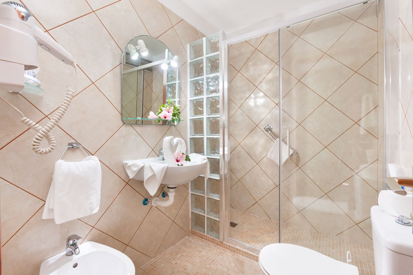 Panoramica-Garden-Room-26