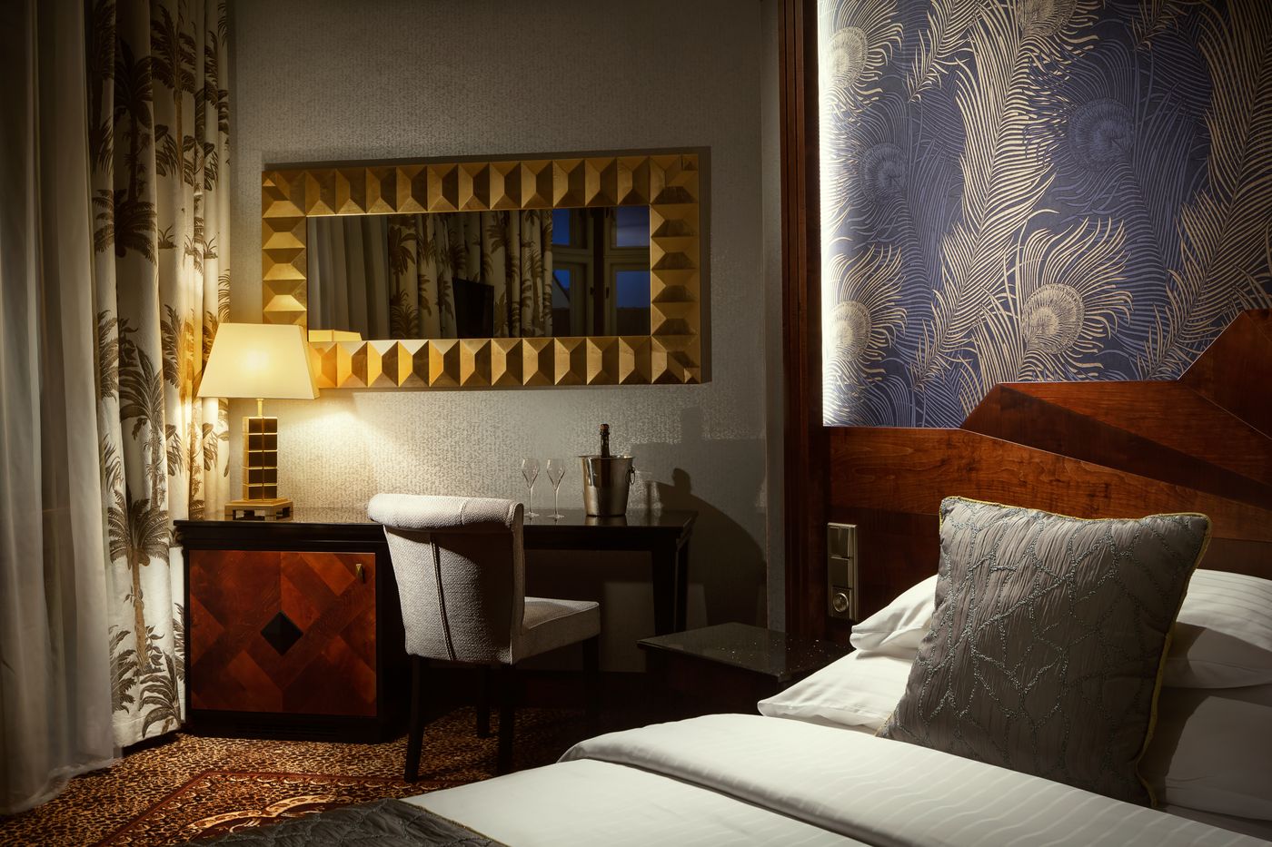 Art-Deco-Imperial-Room-16