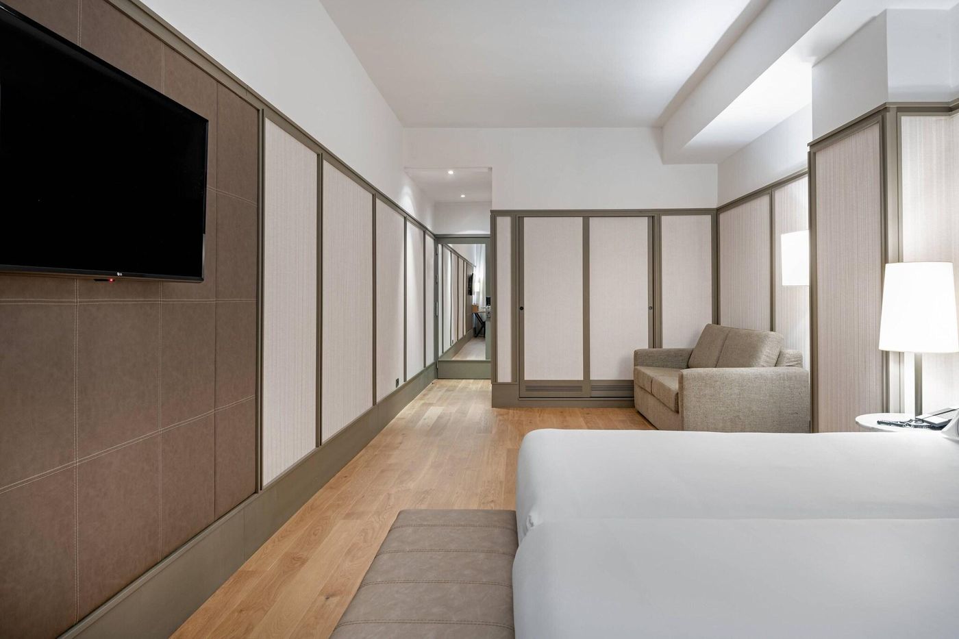 AC-Madrid-Avendia-de-America-Room-27