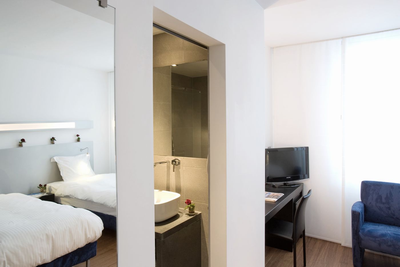 Aqua-Hotel-Brussels-Room-5