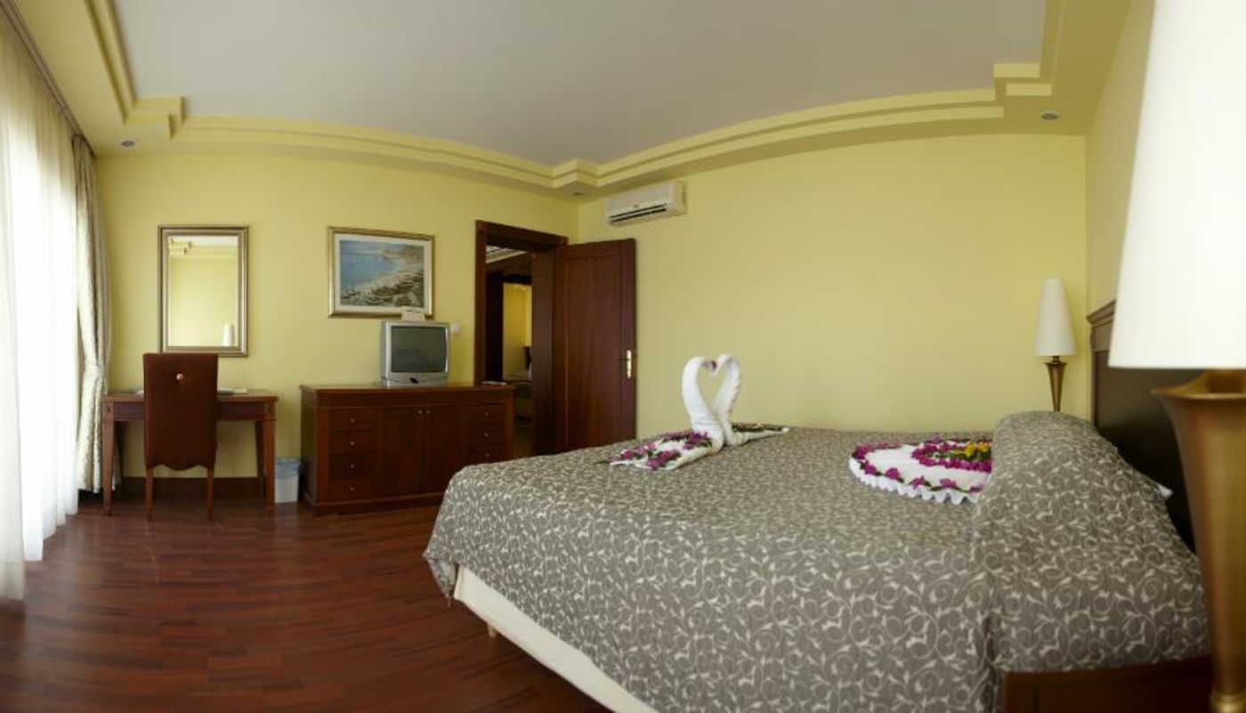 Bodrum-Holiday-Resort-and-Spa-Room-16