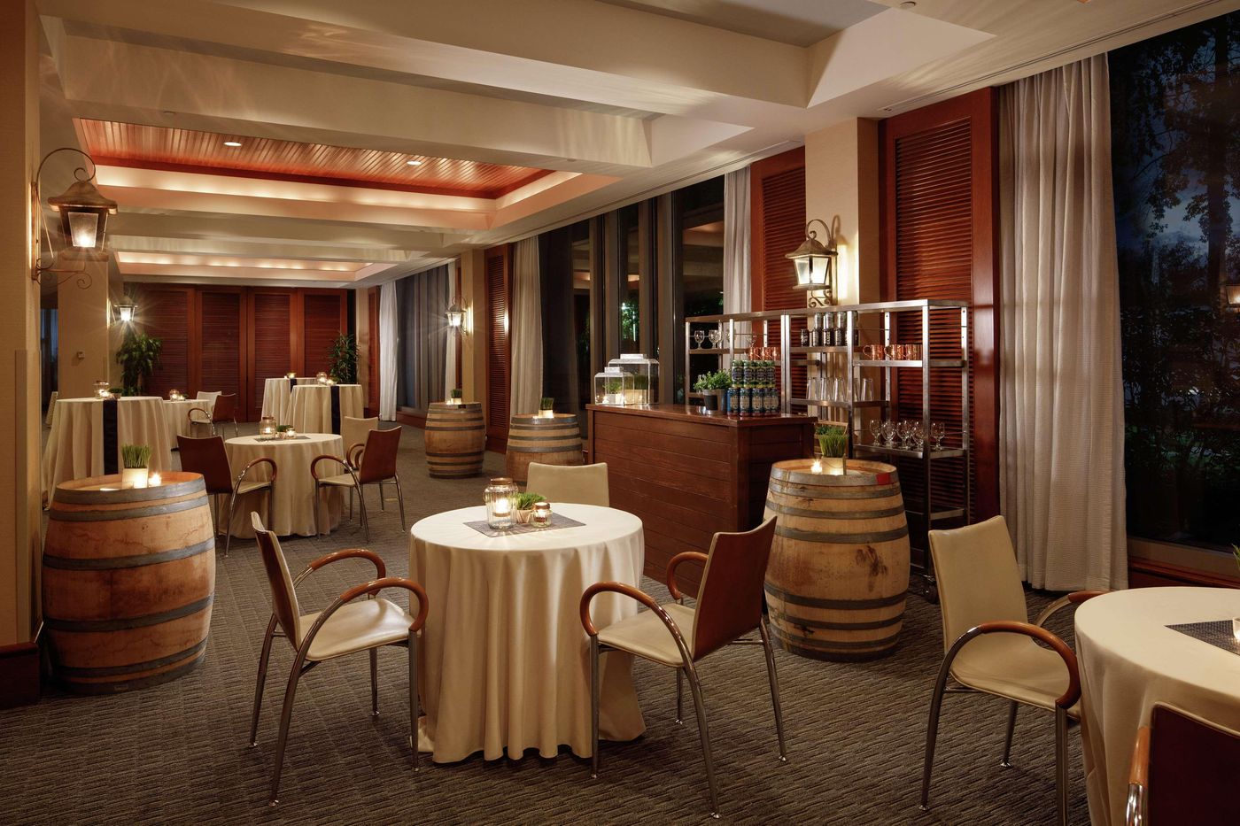 Hilton-Boston-Logan-Airport-Restaurant-13