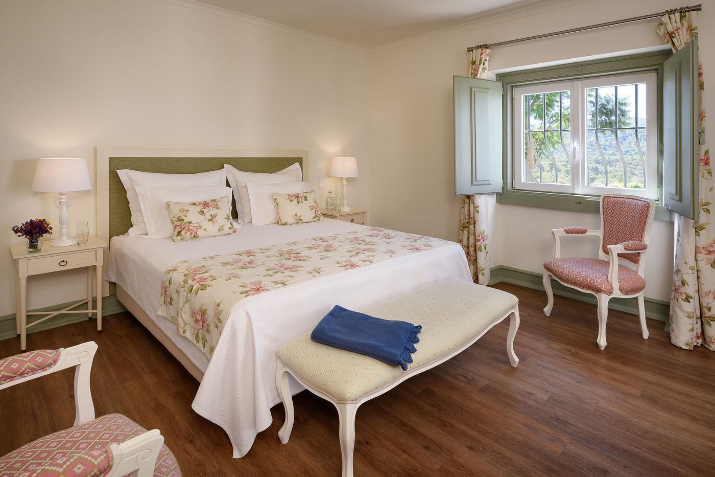 Casa-Palmela---Small-Luxury-Hotels---Villas-Room-22