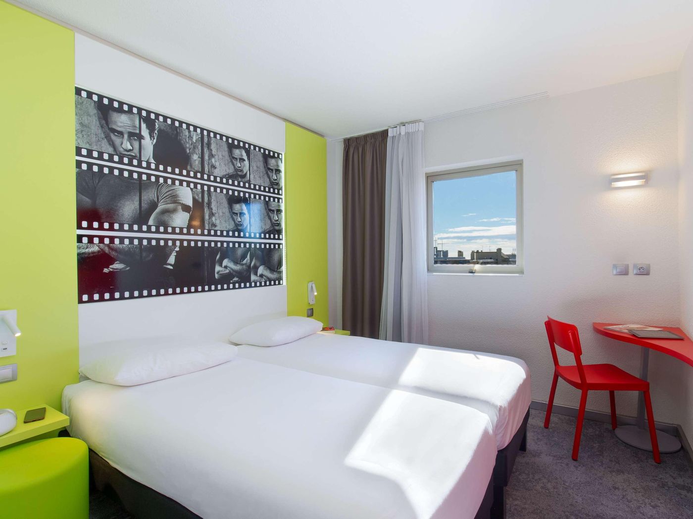 ibis-Styles-Cannes-Le-Cannet-Room-15