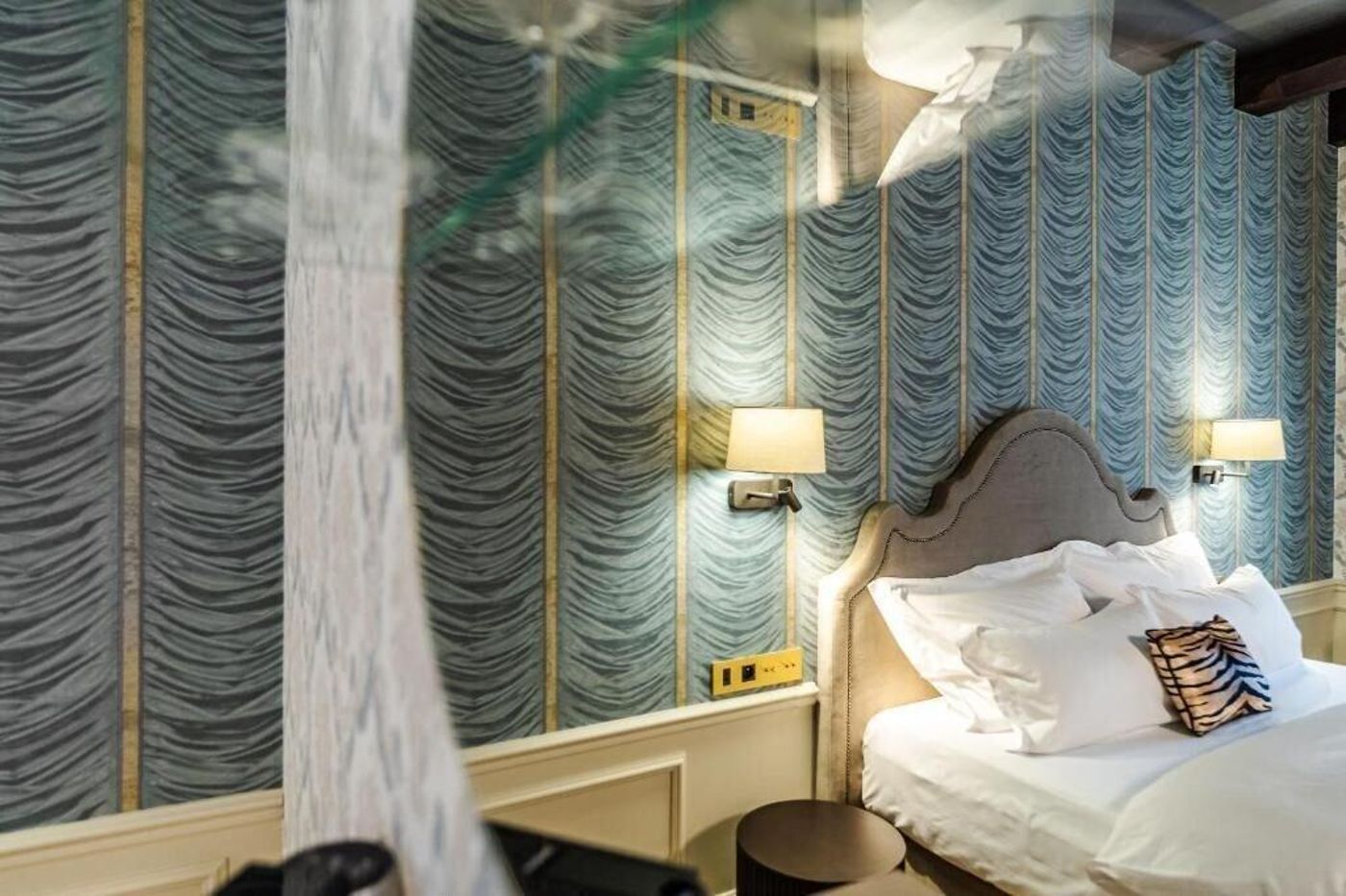 Hotel-Unicus-Palace-Old-Town---Destigo-Hotels-Room-65