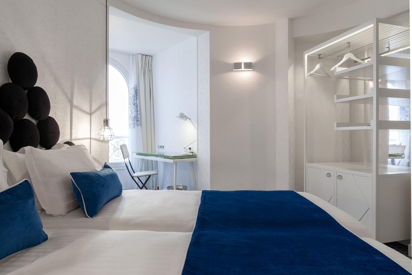 Hotel-34B-Astotel-Room-18