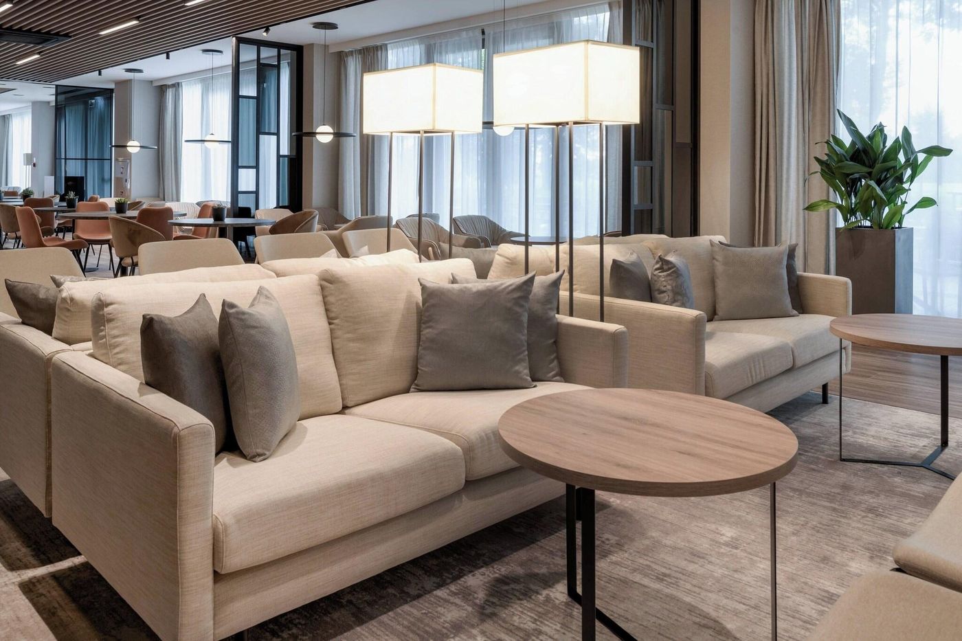 AC-Hotel-by-Marriott-Krakow-Restaurant-13