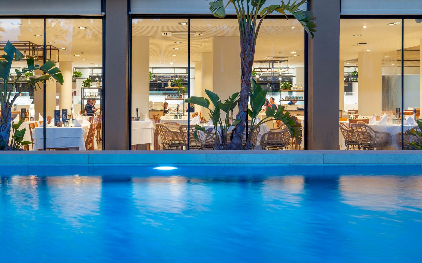 Aqua-Hotel-Montagut-Suites-Pool-77