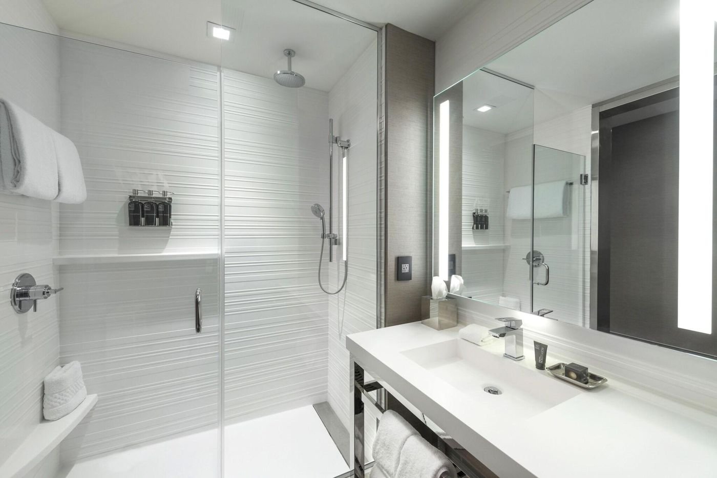 Ac-Hotel-By-Marriott-Boston-Cleveland-Circle-Room-43