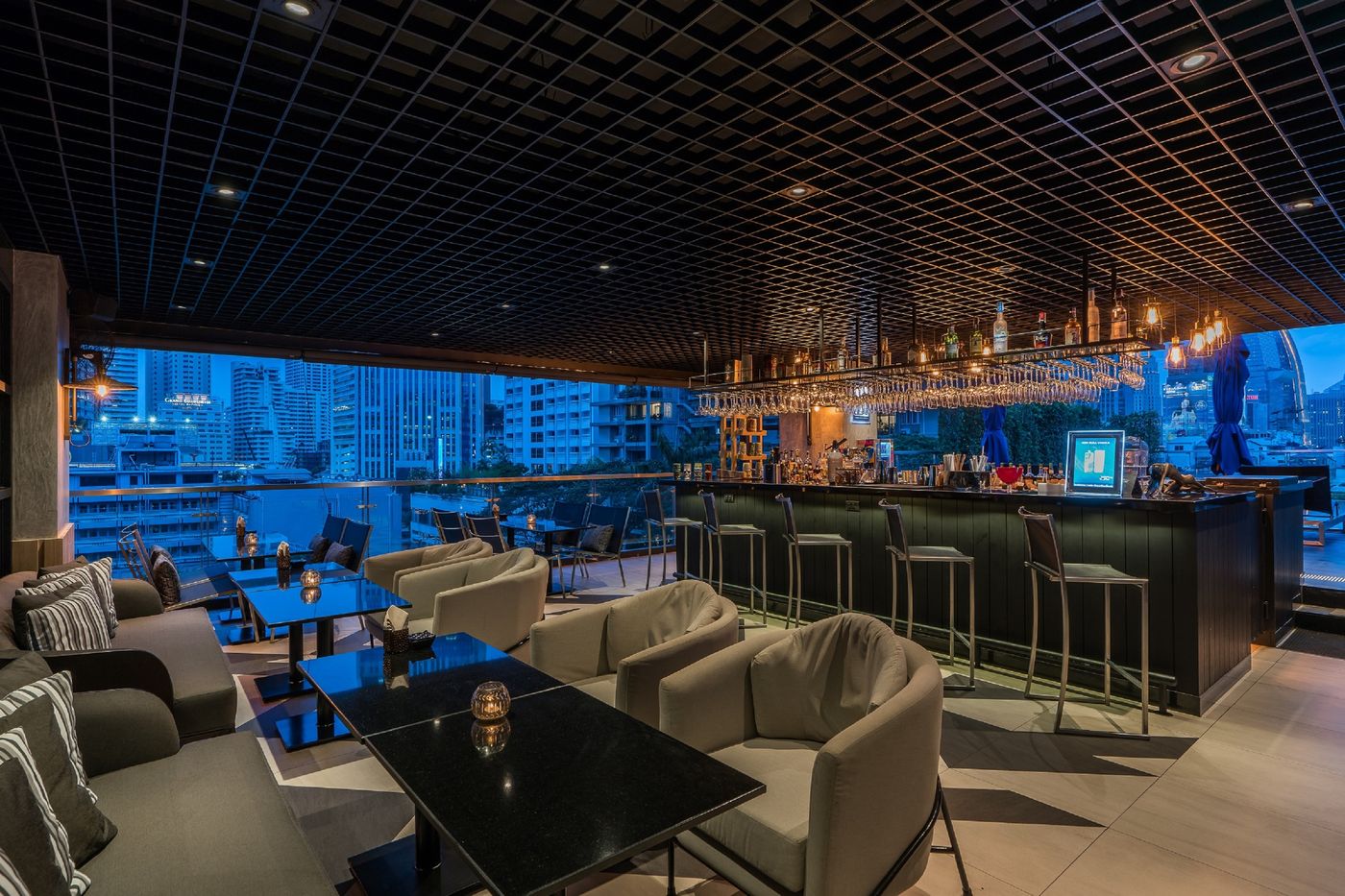 The-Key-Premier-Hotel-Sukhumvit-Bar-15