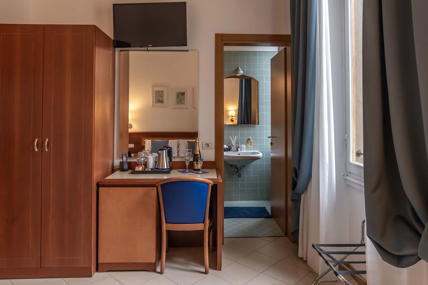 Hotel-Bonifacio-Room-7