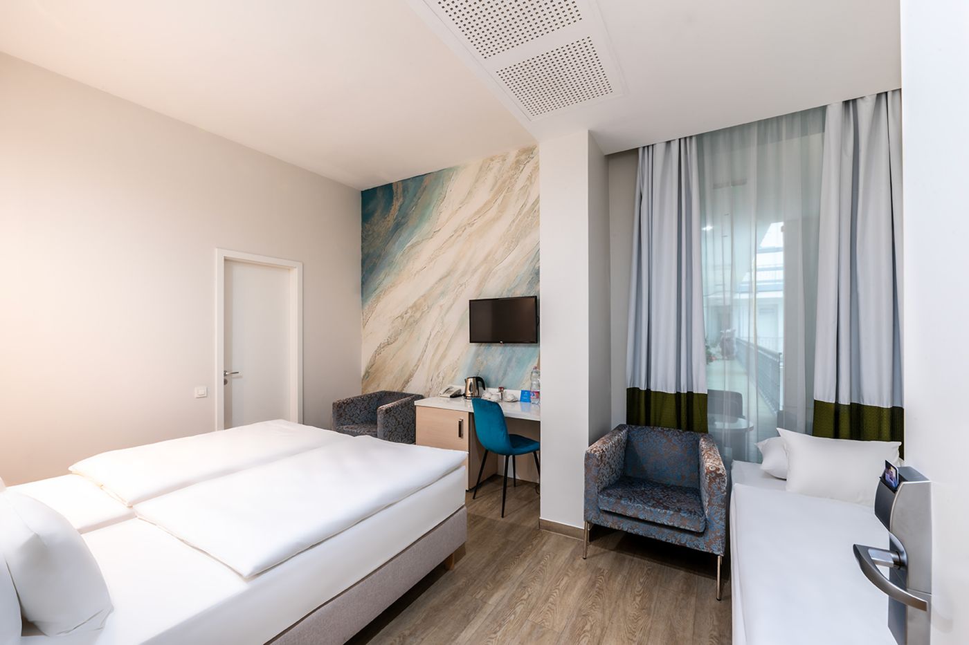 Atrium-Fashion-Hotel-Room-21