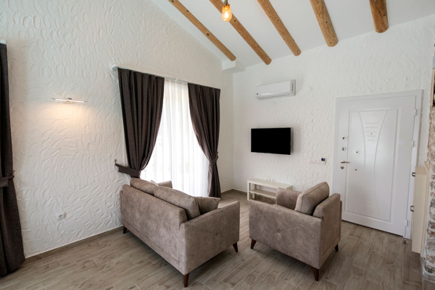 Golden Z Life Exclusive Hotel