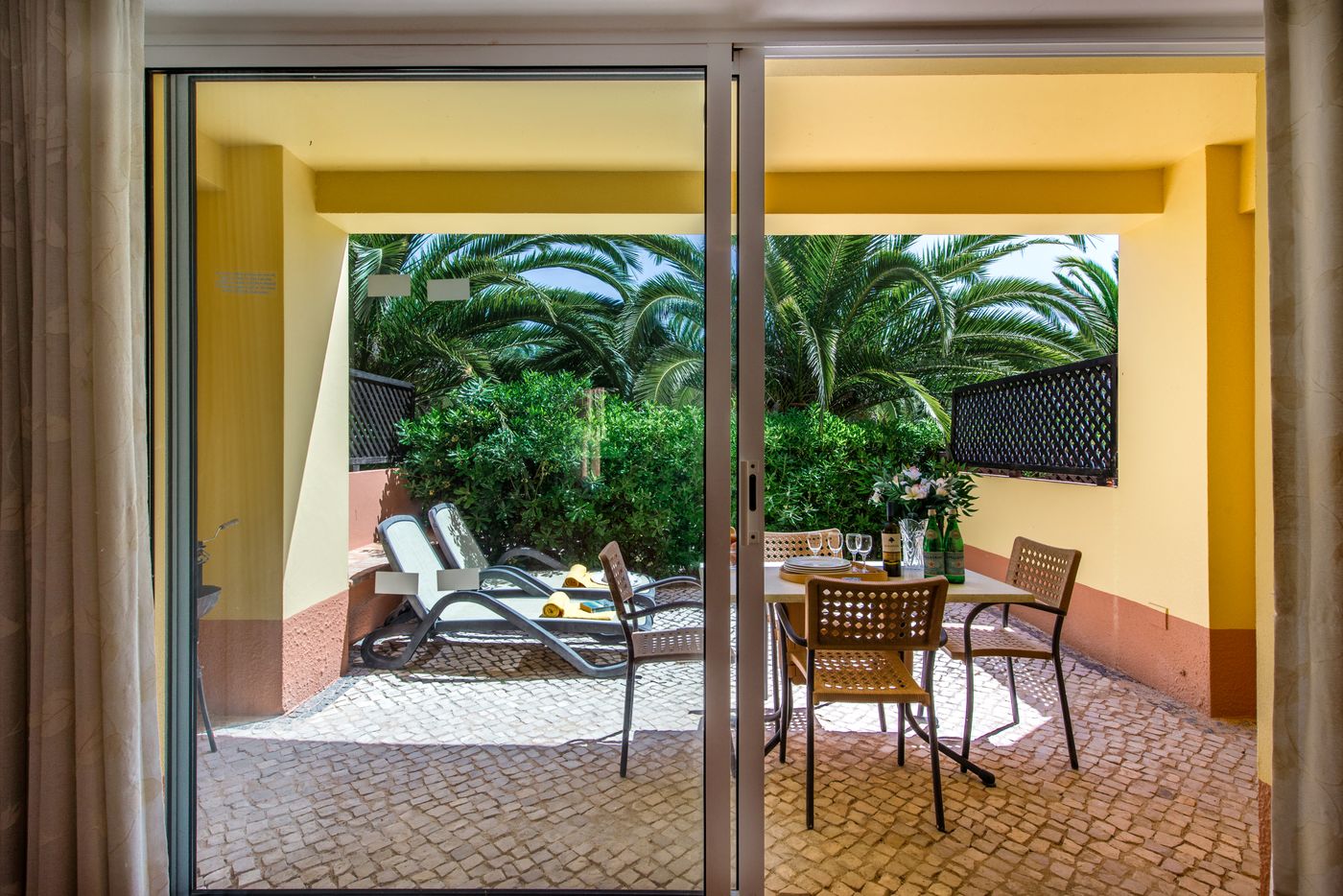 Jardim-da-Meia-Praia-Room-21