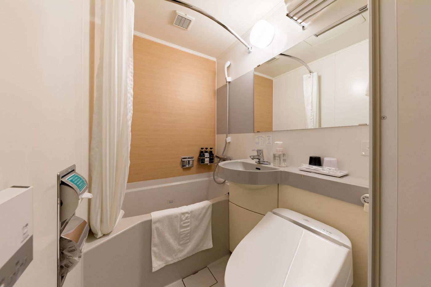 Nishitetsu Inn Nihonbashi-Japan-Tokyo-Room-9