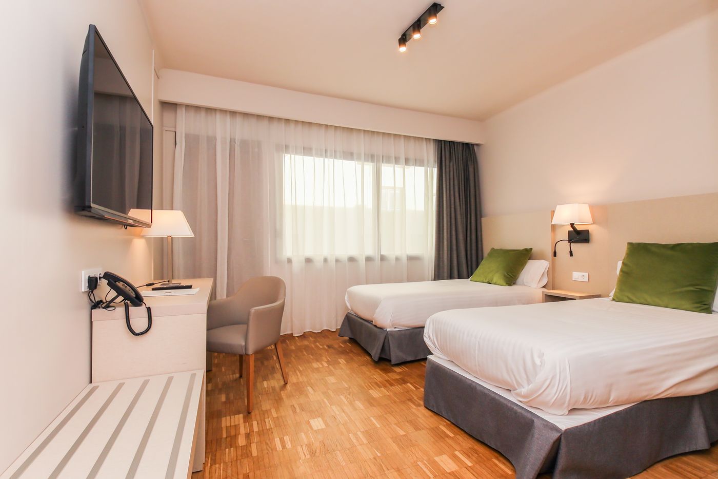 Lauria-Room-11