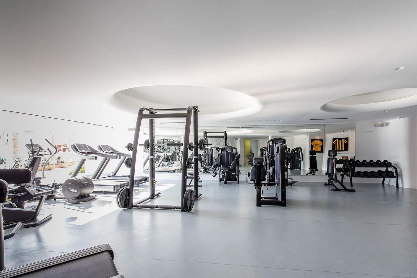 Mykonos-Blanc-Hotel-Sports-and-Entertainment-75